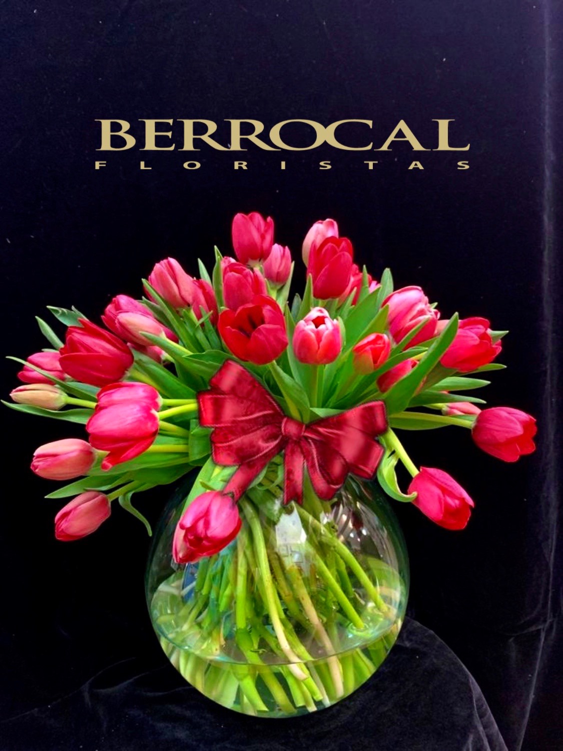 C-14 Composición tulipanes rojos en cristal . Consultar disponibilidad. -  Floristería en Marbella Berrocal flores a domicilio.